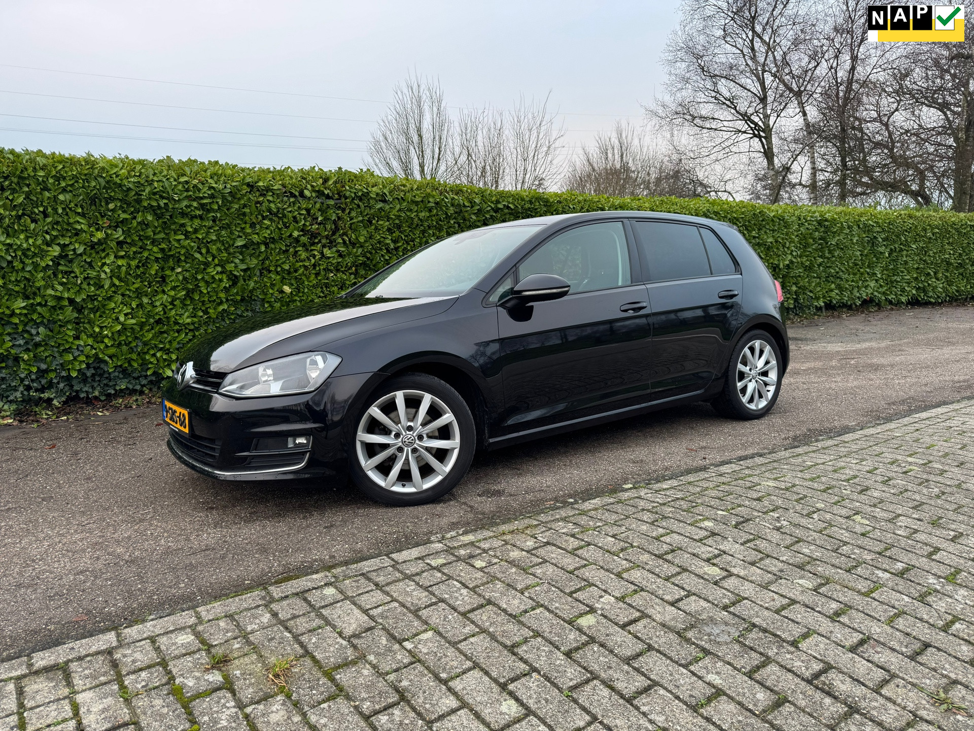 Volkswagen Golf 1.4 TSI ACT Highline Automaat | H-Leder | Navi | Stoelverwarming | Clima | 17" Velgen | PDC | Cruise | 40651721-0.jpg | Auto rijser