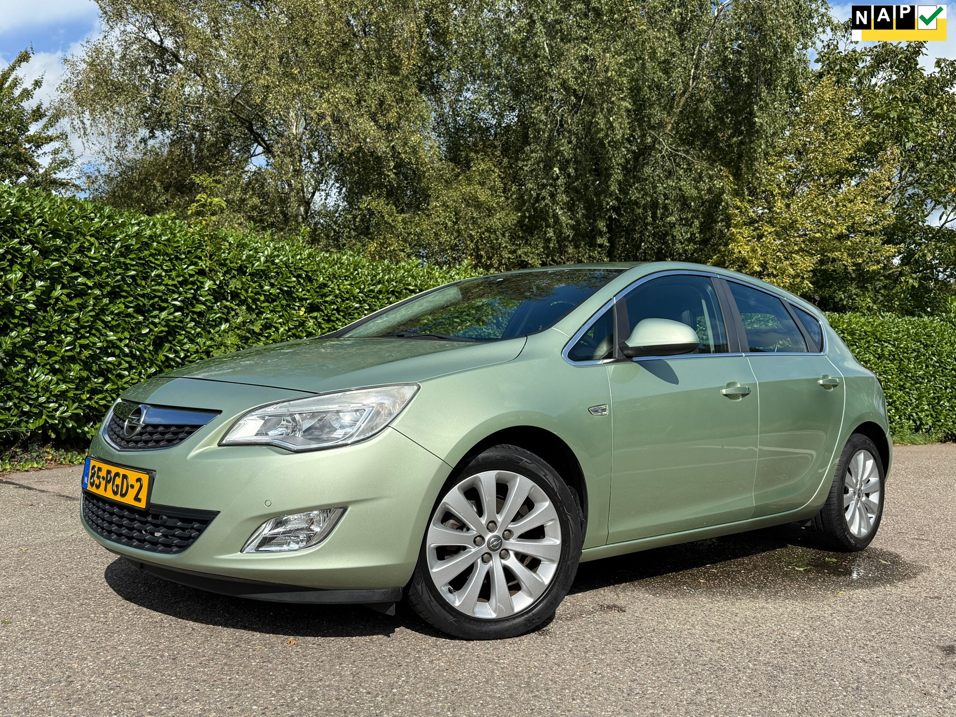 Opel Astra 1.4 Turbo Cosmo | Camera | H-Leder | 17" Velgen | Clima | PDC | Cruise | 44422855-0.jpg | Auto rijser