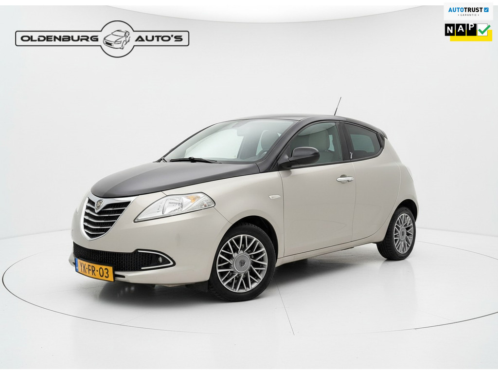 Lancia Ypsilon 0.9 TwinAir Platinum Automaat | Panoramadak | Leder | Clima | 15" Velgen | Navi | PDC | Cruise | 50317494-0.jpg | Auto rijser