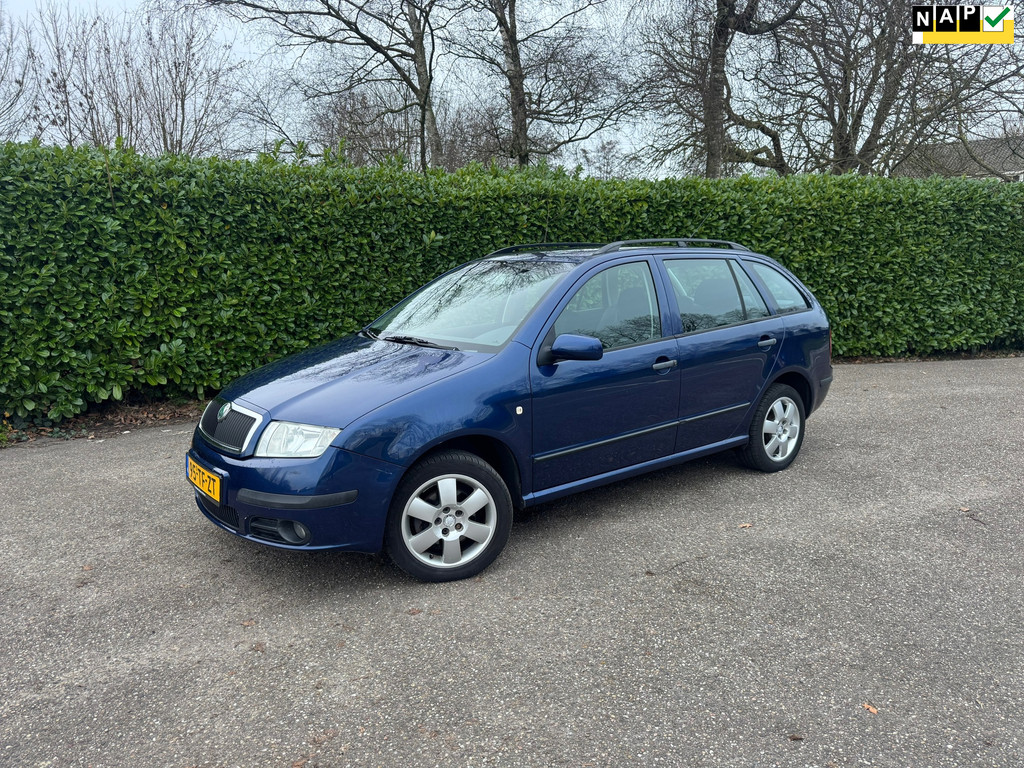 Škoda Fabia Combi 1.4-16V Elegance | Automaat 51268550-0.jpg | Auto rijser