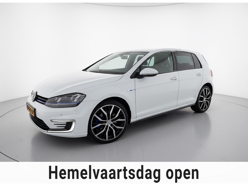 Volkswagen Golf 1.4 TSI GTE |Met Nw MEGARTONIC | PARELMOERWIT metallic 53062869-0.jpg | Auto rijser