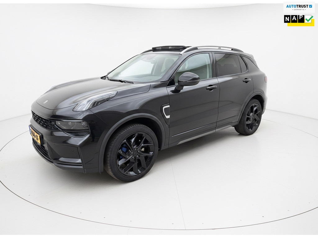 Lynk & Co 01 1.5 Plug-in Black Edition | Panoramadak|360 Camera 54287666-0.jpg | Auto rijser