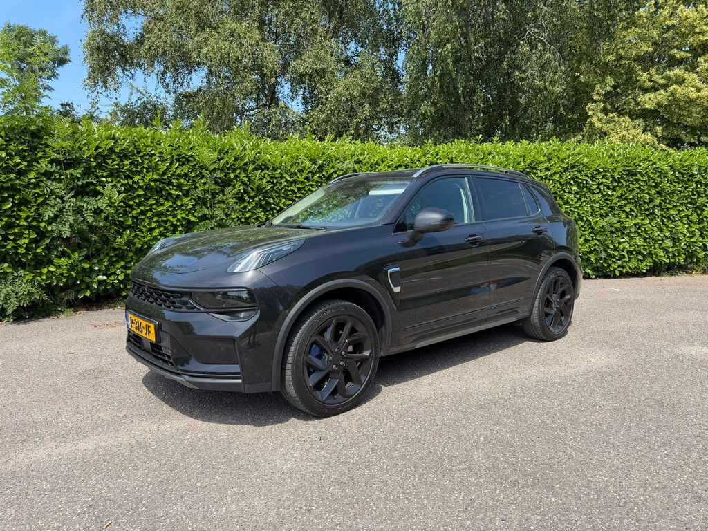 Lynk & Co 01 1.5 Plug-in Black Edition | Panoramadak|360 Camera 54287666-0.jpg | Auto rijser