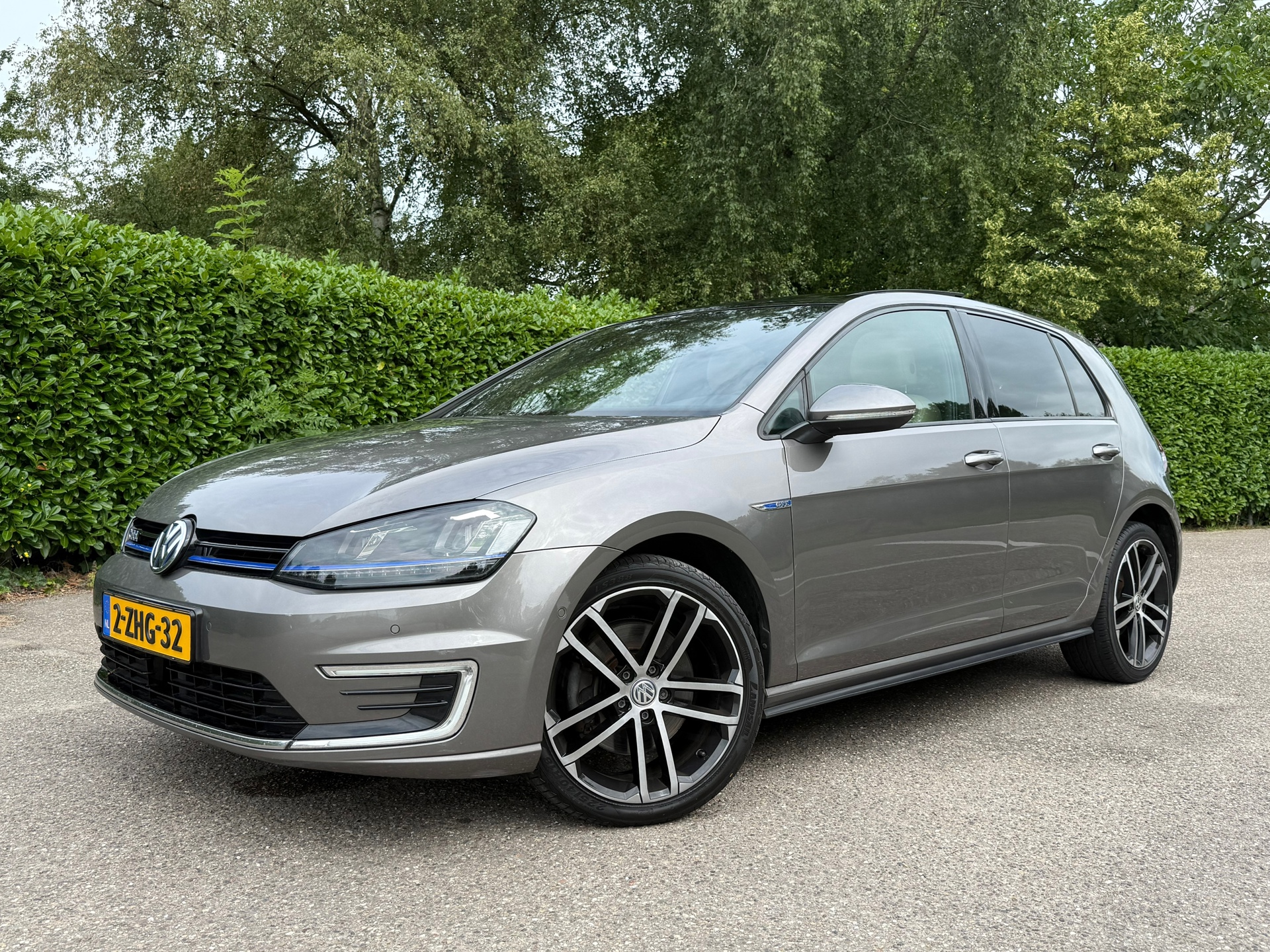 Volkswagen Golf 1.4 TSI GTE Automaat | Panoramadak | Leder | 18" Velgen | Navi | Clima| PDC | Cruise | LED | 46357846-0.jpg | Auto rijser