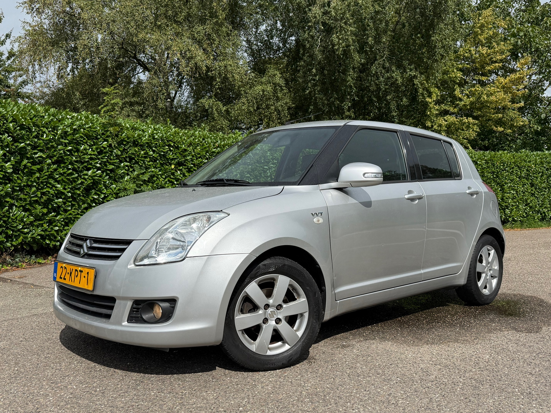 Suzuki Swift 1.3 Limited | Airco | Velours | 15" Velgen | Trekhaak | Nieuwe APK | 47052644-0.jpg | Auto rijser