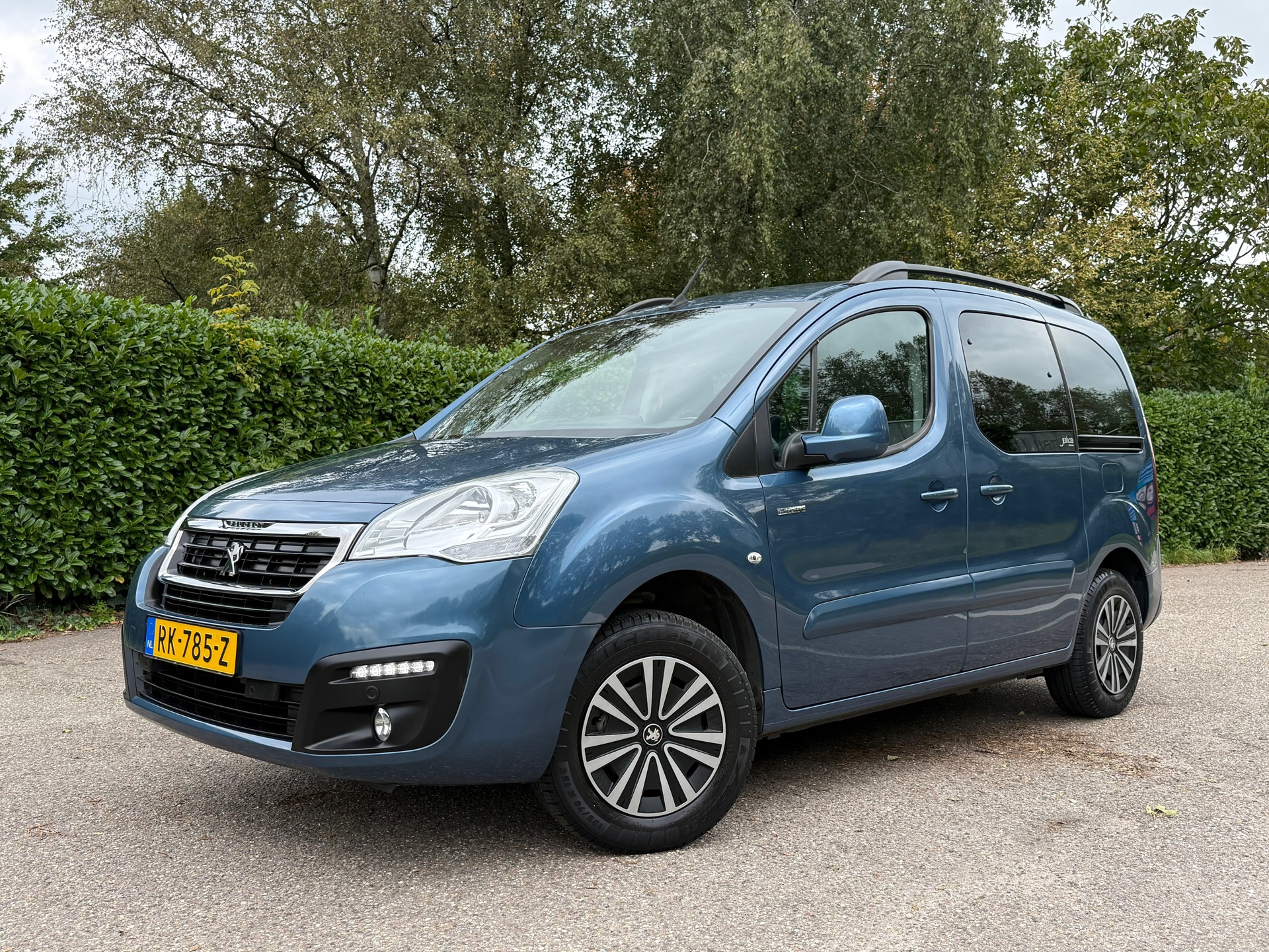 Peugeot Partner Tepee Electric Active Automaat | Koop Accu | Camera | Navi | Airco | Stoelverwarming | PDC | Cruise | LED | 47906919-0.jpg | Auto rijser