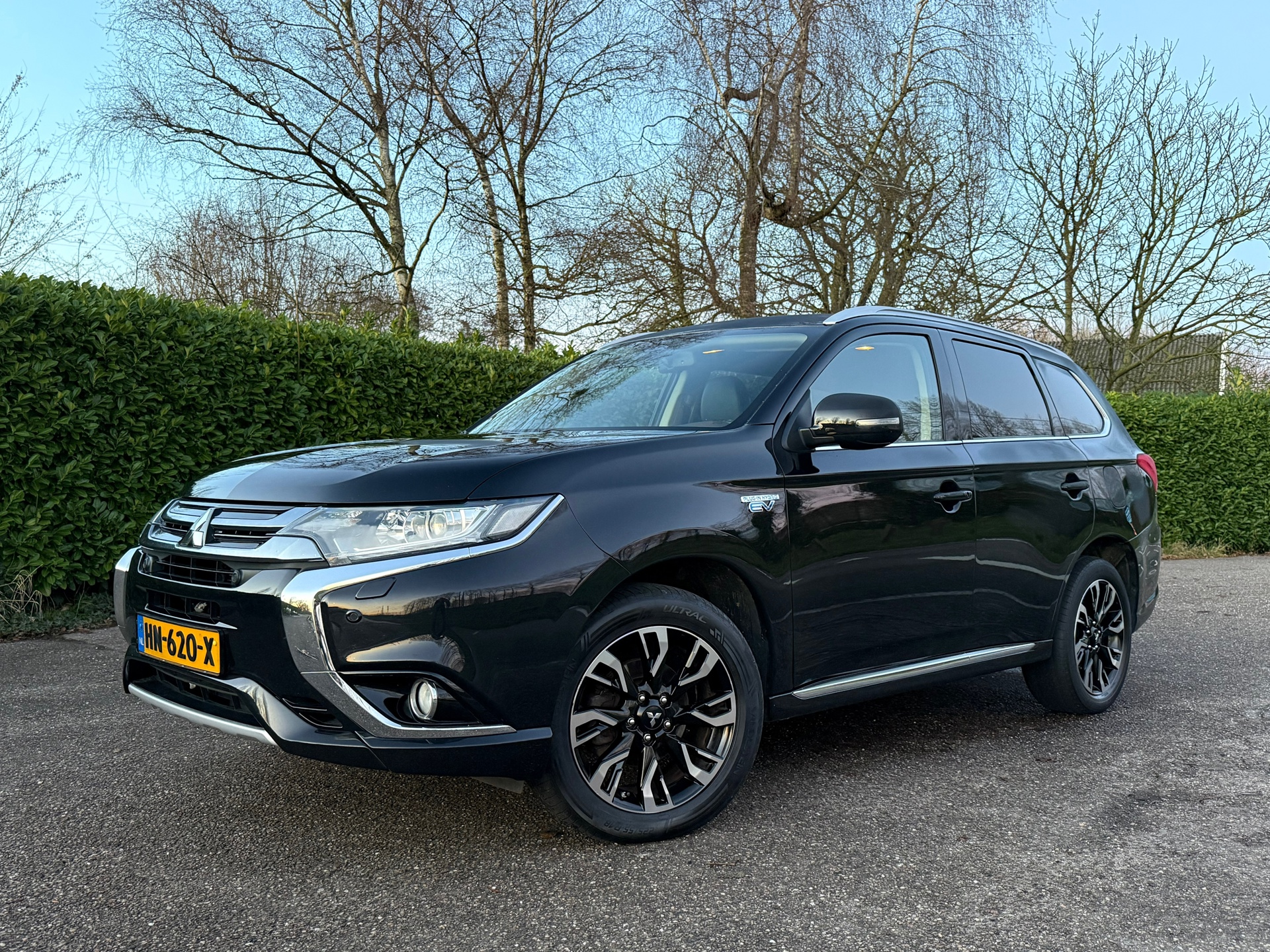 Mitsubishi Outlander 2.0 PHEV Executive Edition Automaat | Camera | Navi | Leder/Alcantara | Stoelverwarming | Trekhaak | PDC | 49790550-0.jpg | Auto rijser