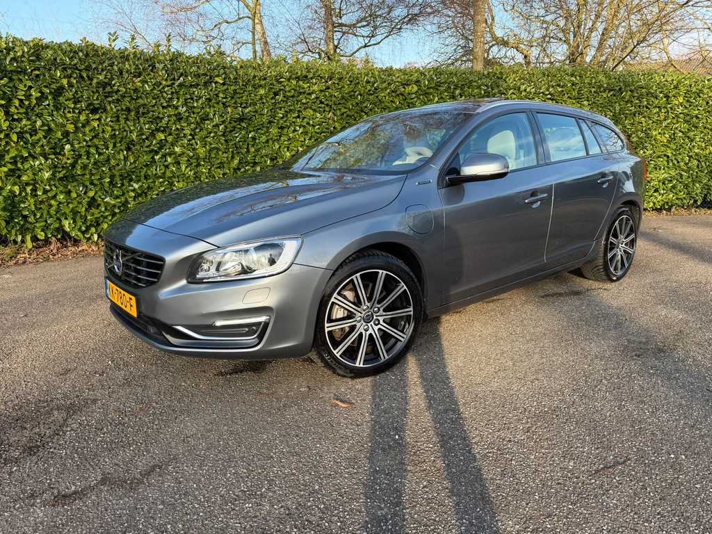 Volvo V60 2.4 D5 Twin Engine R-Design 50813913-0.jpg | Auto rijser