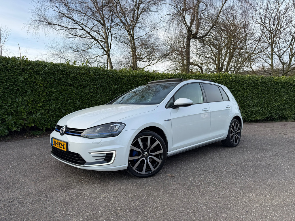 Volkswagen Golf 1.4 TSI GTE | Met Nw Megatronic 51653092-0.jpg | Auto rijser